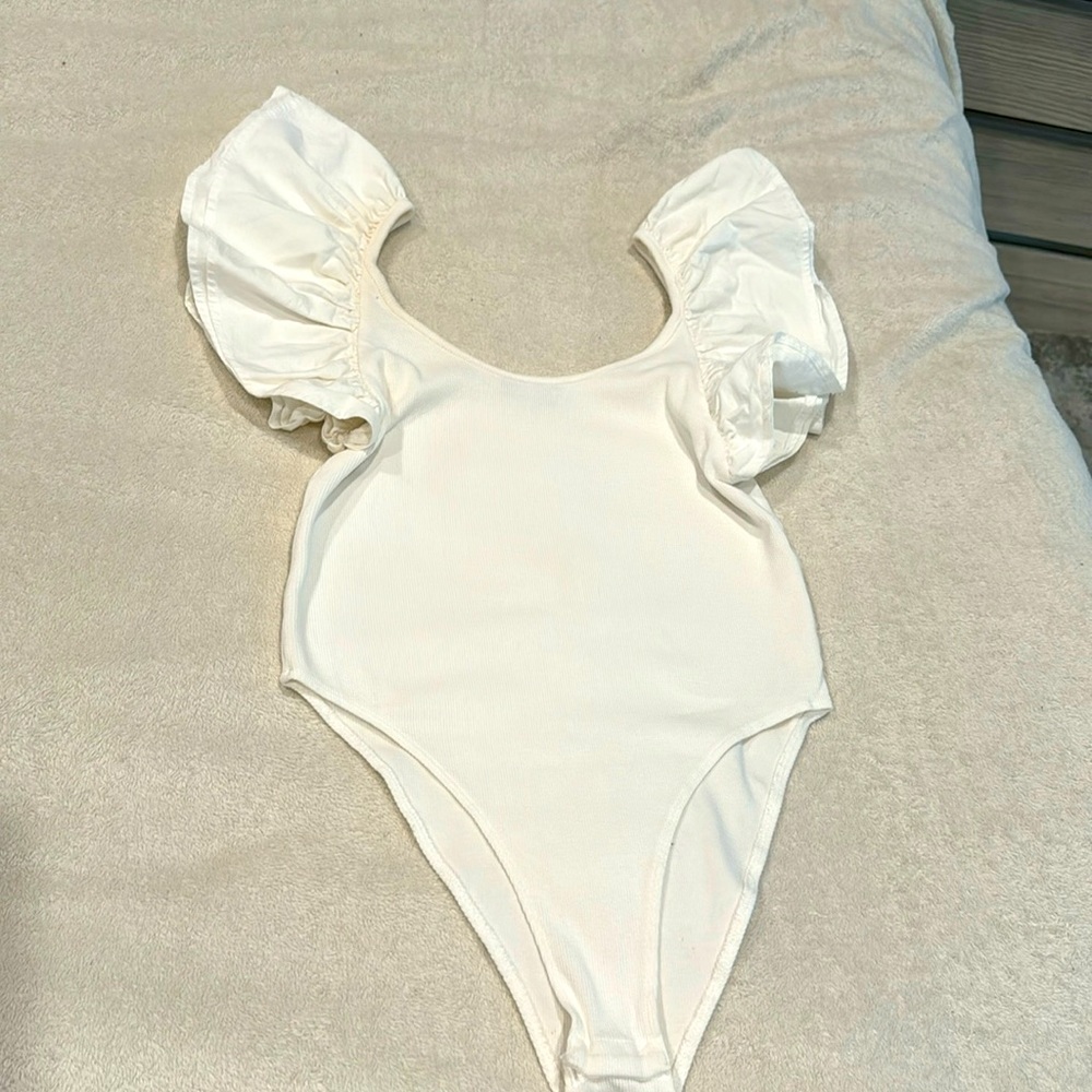 Zara white bodysuit with ruffle sleeves NWOT